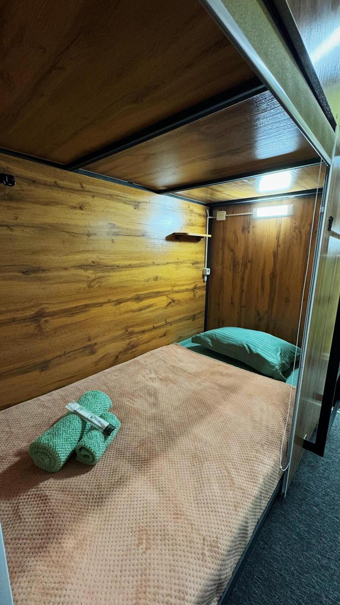 Hostel Kochevnik Capsule Hotel Almaty Exterior foto