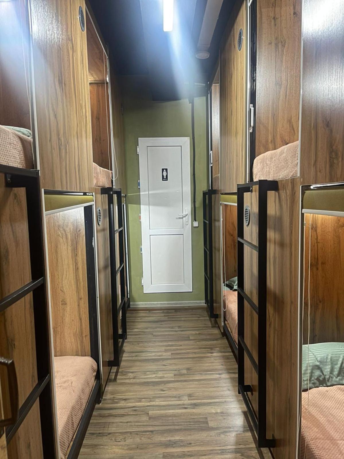 Hostel Kochevnik Capsule Hotel Almaty Exterior foto